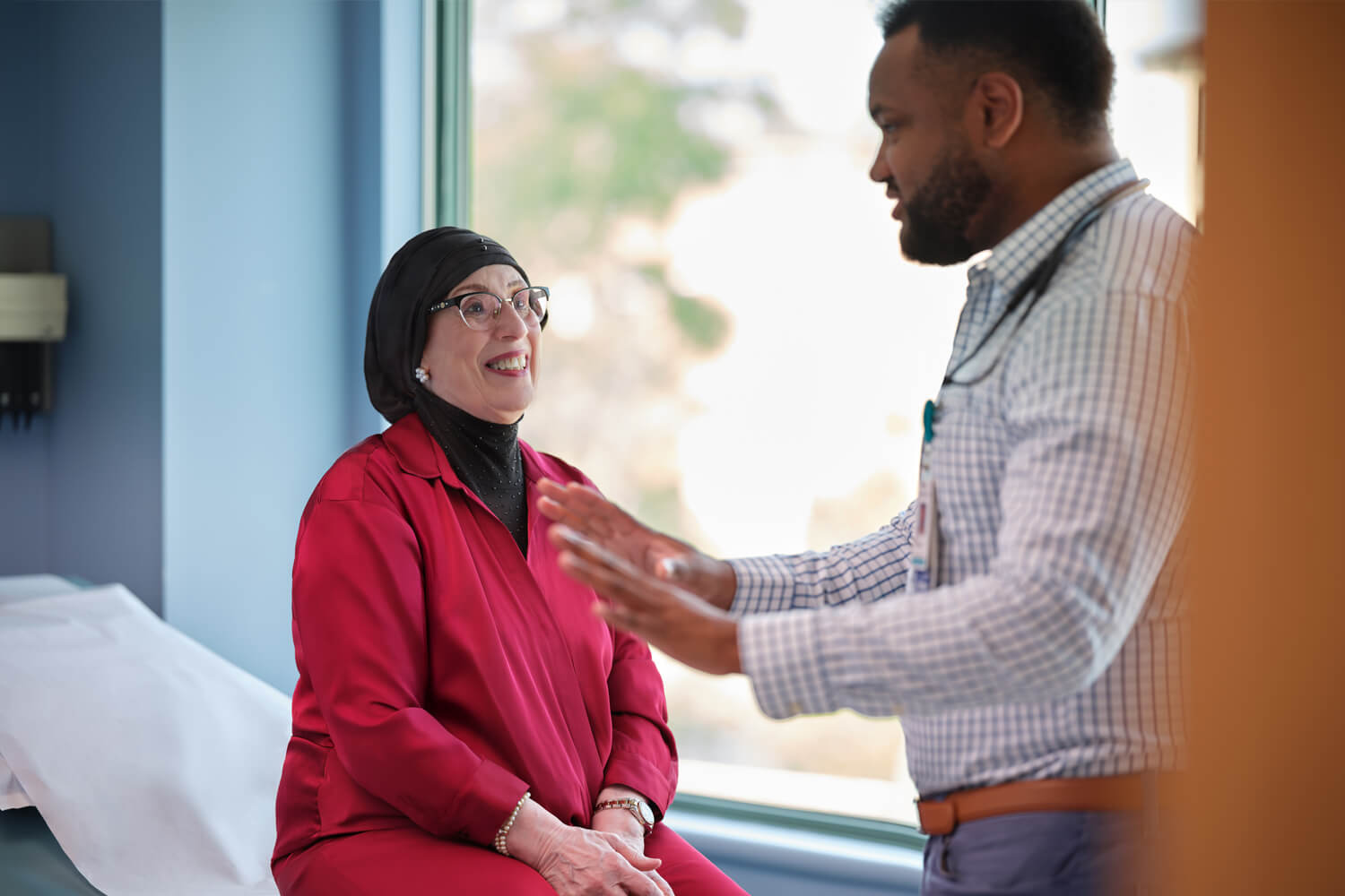 patient talking with physcian